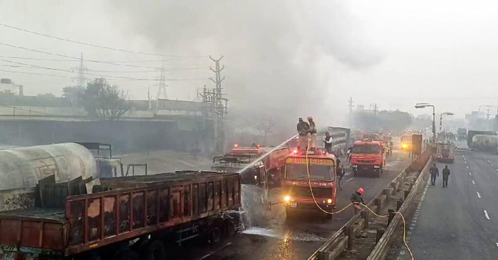 Shocking accident in Jaipur: 12 people died and 30 vehicles caught fire due to LPG tank explosion